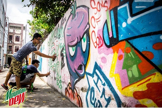 
	
	Theo Quyền Hưng (áo kẻ), Graffiti là bộ môn đòi hỏi một cái “chất” ngầm.